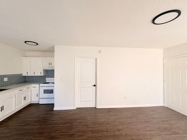 Photo - 10514 1/2 S. Vermont Ave.-