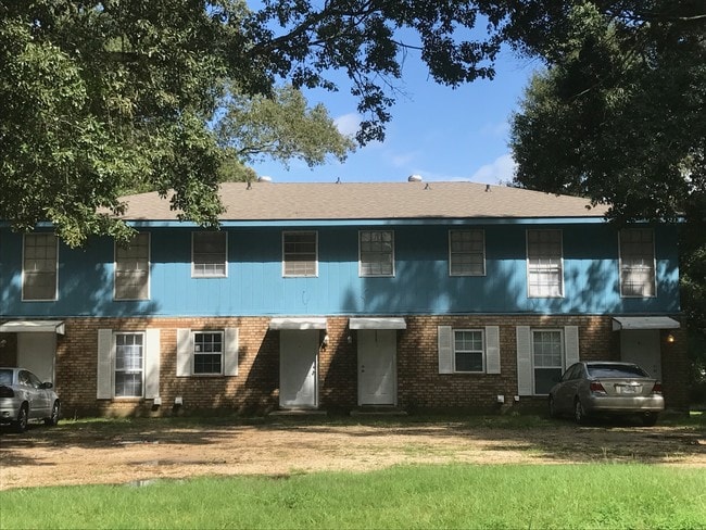 Building Photo - 44051 Stein Rd Unit 2