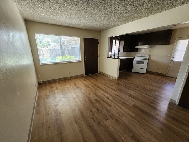 Photo - Charming 2-bedroom, 1 bath duplex