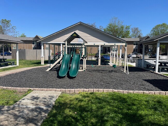 Photo - Maple Creek Apartments