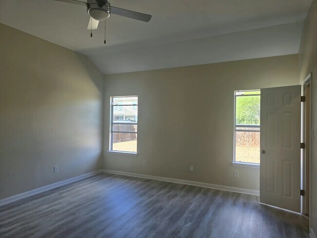 Room in Single Family Home on White Water Way