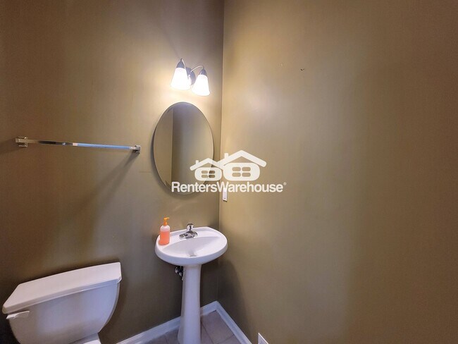 Photo - 52 Glenn St SE