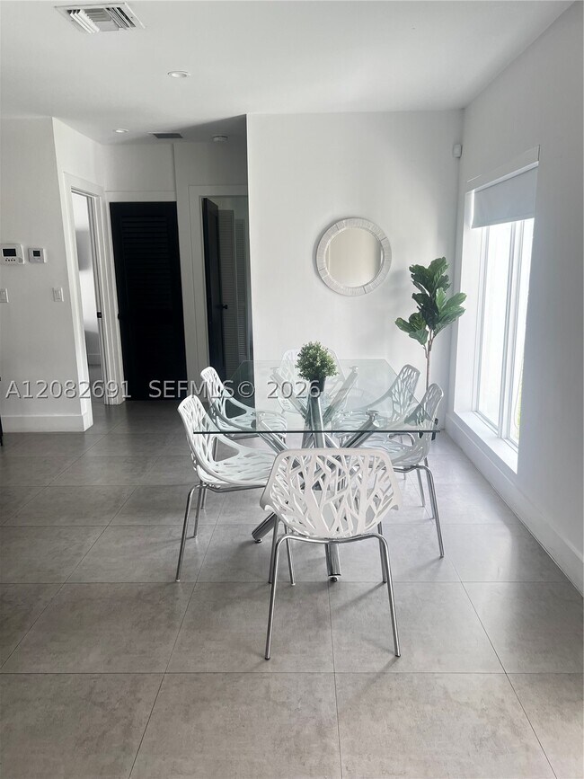 Photo - 15 NW 52nd St