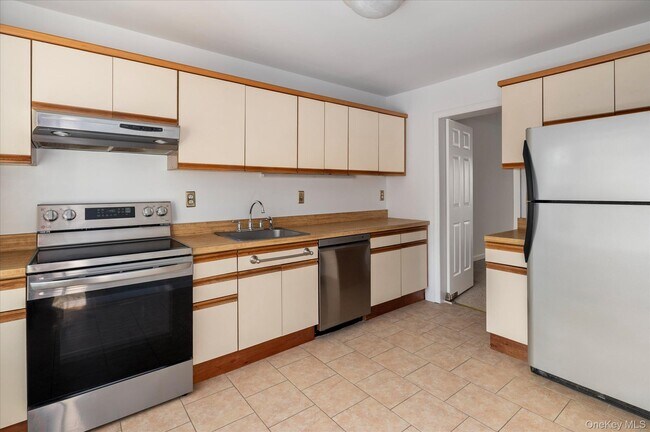 46 Winterberry Cir