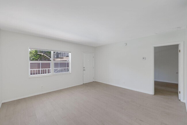 Photo - 609 NE 13th Ave Unit 102