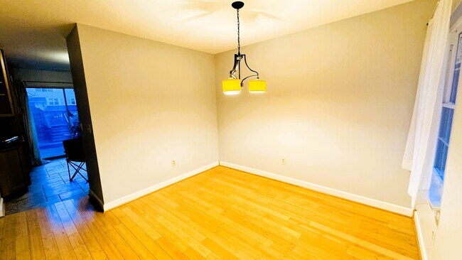 Photo - 69 Renaissance Ln