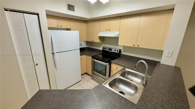 Building Photo - 4241 San Marino Blvd Unit 202 Rental