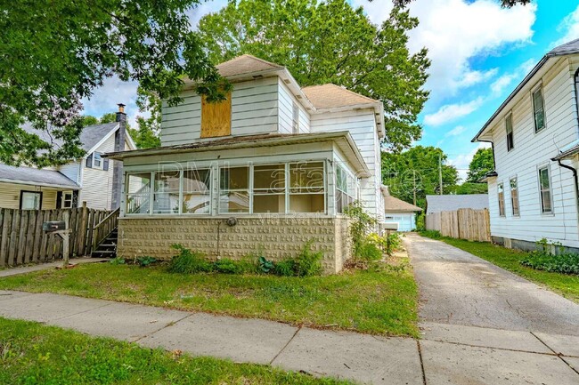 Photo - 1714 Meharry St