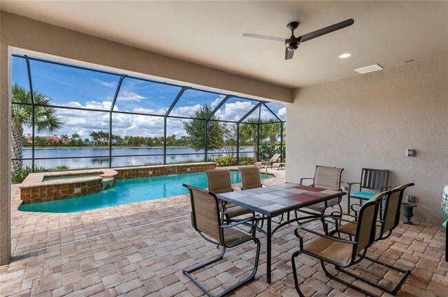 Photo - 19011 Formosa St