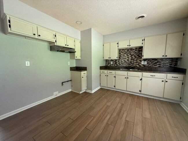 Photo - 4200 Clydesdale Dr