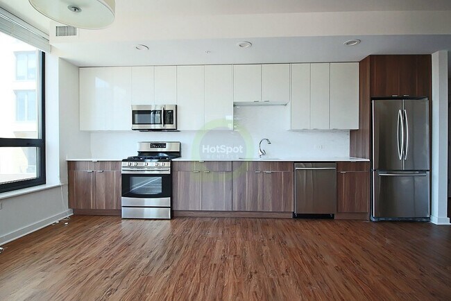 Photo - 688 N Wells St