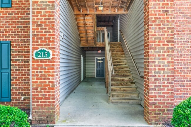 Photo - 2 Bed/2 Bath Plus Loft. Pet Friendly. Reserved Parking.
