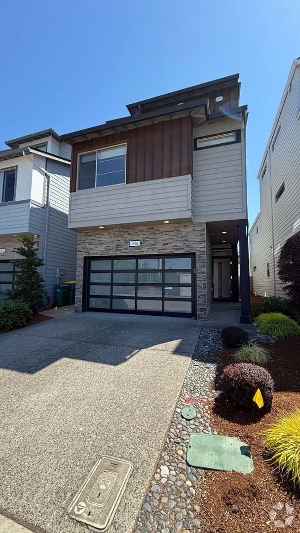 Building Photo - Video! Beautiful new large four bedroom ho... Rental