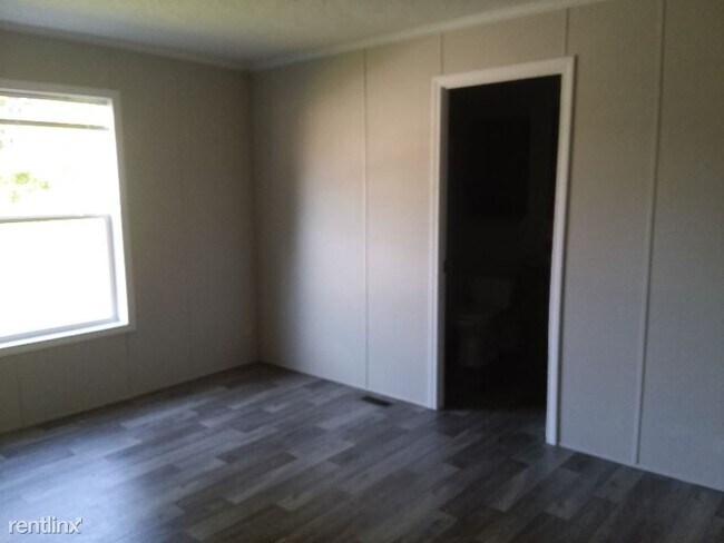 Photo - 2 br, 1 bath Mobile Home - 271 West Drive