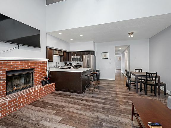 Photo - 76 Davis Rd Unidad M4