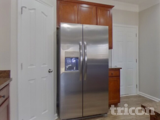 Photo - 510 Norwell Ln