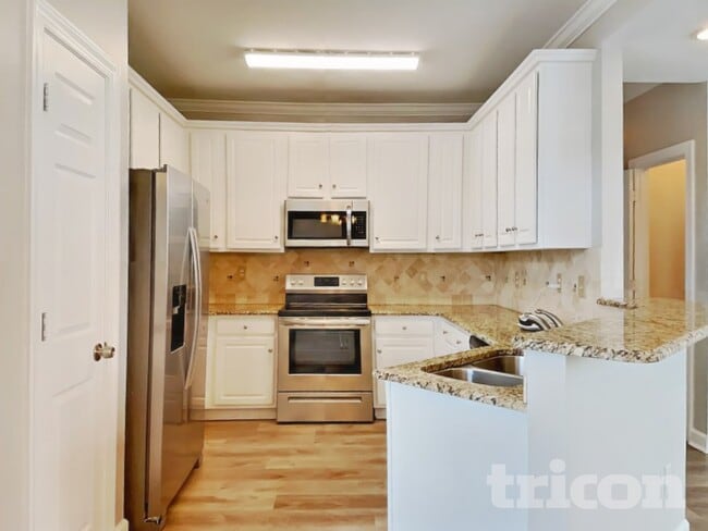 Photo - 79 Kerrylane Dr