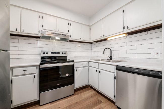 Photo - 4443 Mobile Dr Unit 2 bedroom