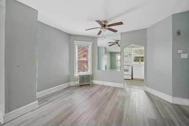 Building Photo - 228 N Edgewood St Rental