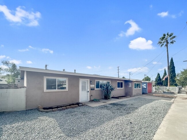 Photo - Beautiful 3B/2BA w/ Updated Kitchen and Pool in Clairemont!