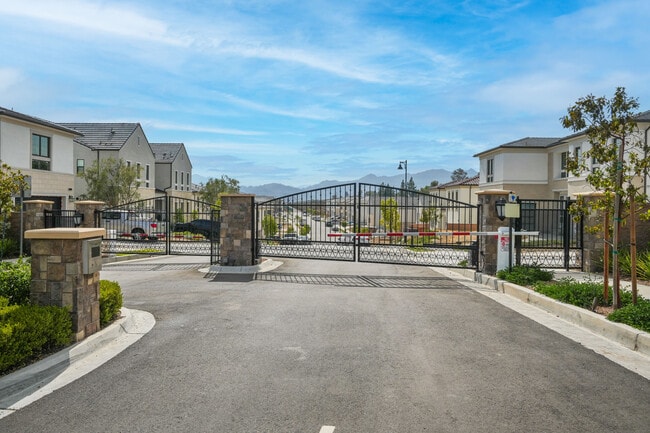 Photo - 20568 Edgewood Ct