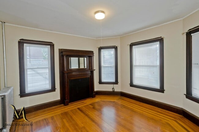 43 Elmdale St Unit 2