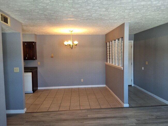 Photo - 365-12 ELMWOOD Unidad 12