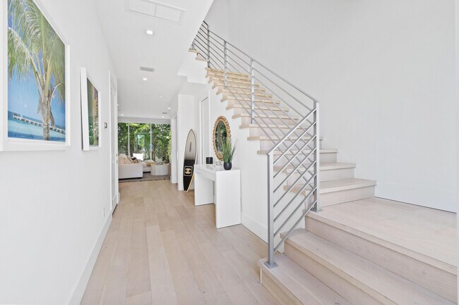 Photo - 200 NE 7th Ave