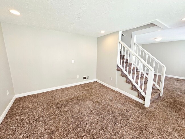 Photo - 1191 Duxberry Ave