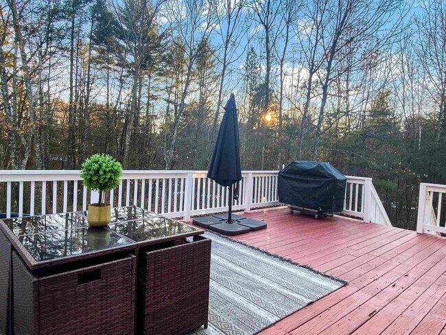 Photo - 89 Nashua Rd