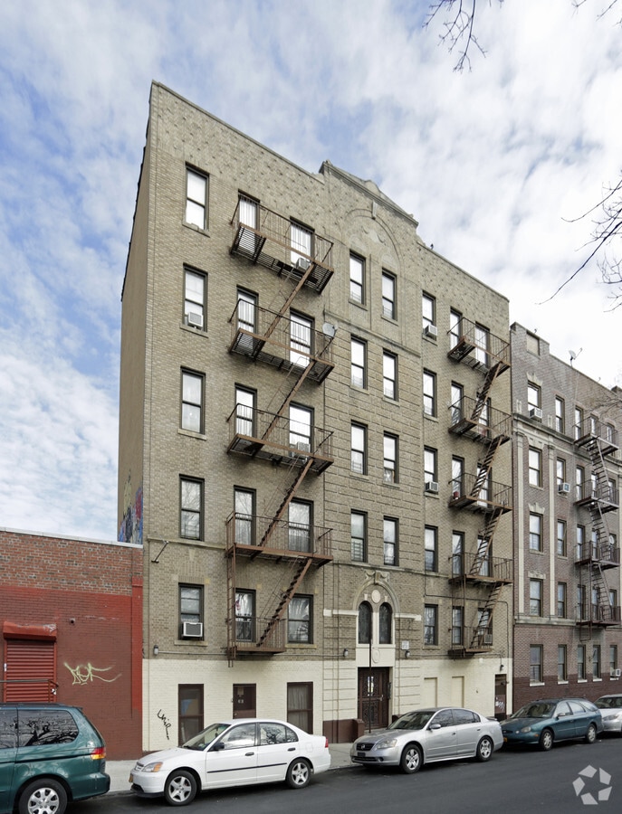 Photo - 9 E 193rd St Apartments