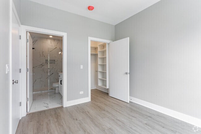 Photo - 3118 N Greenview