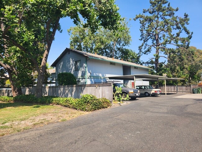 Building Photo - 828 Carlita Cir Unit A