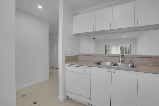 Photo - 315 NW 36th Ave