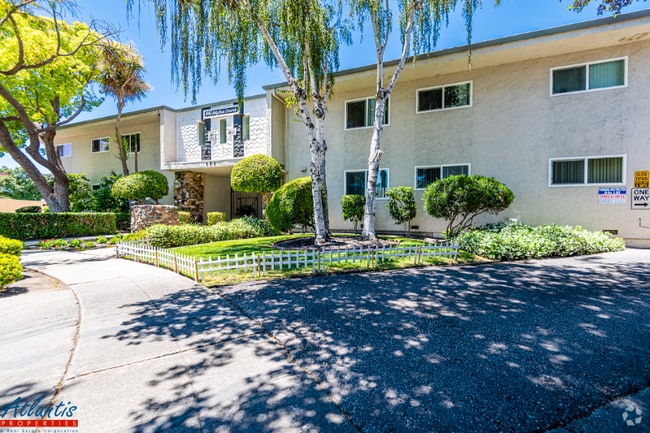 Building Photo - 642 Blythe Ct Unit 27 Rental