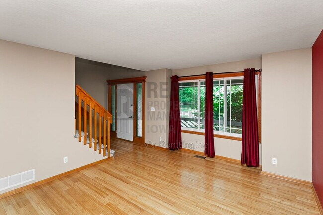 Photo - 8912 Highland Oaks Dr