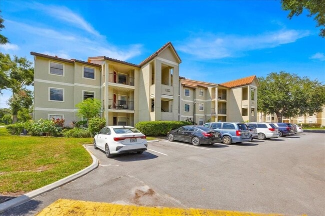 Building Photo - 3012 Parkway Blvd Unit 301 Rental
