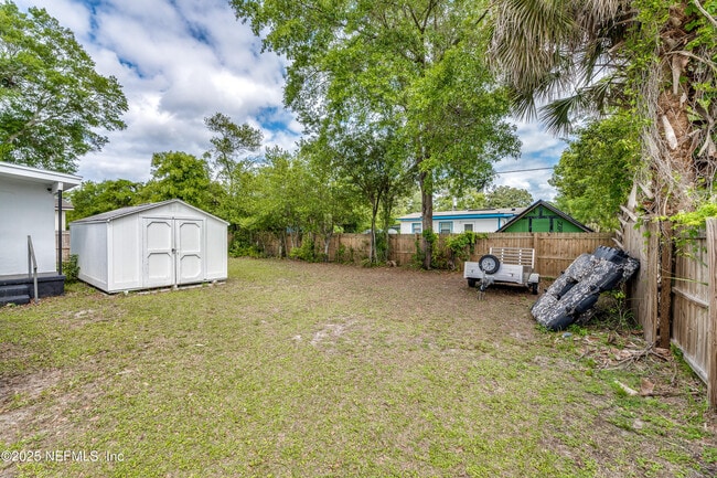 Photo - 7419 Merrill Rd