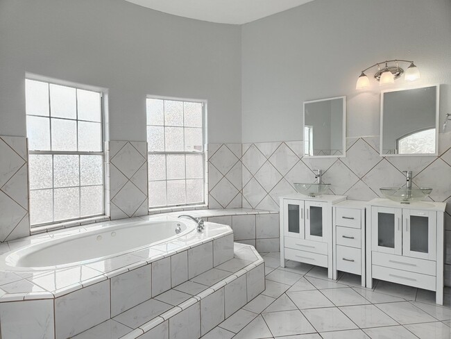 Photo - 5027 Creekmont Dr