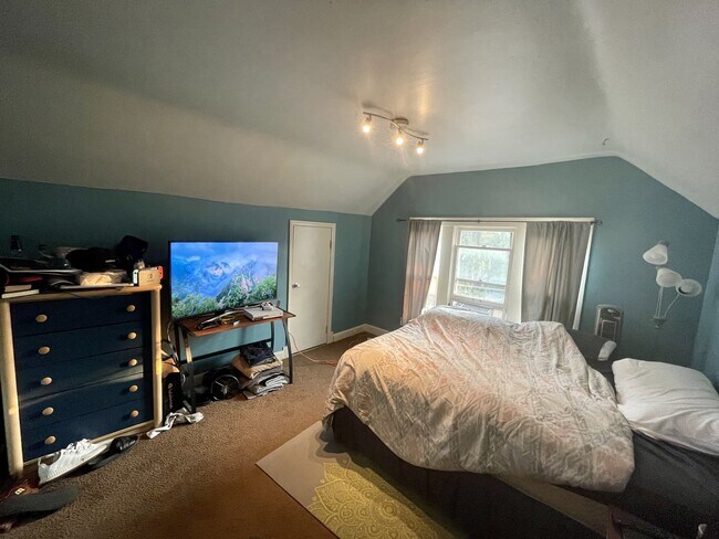 2529 Pleasant Ave Unit 2