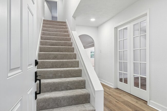 Photo - 606 Orangewood Dr