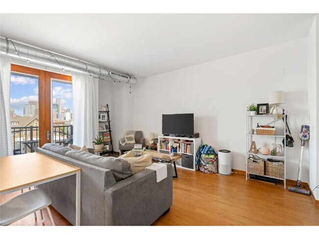 Photo - 15 E Franklin Ave Unit 320