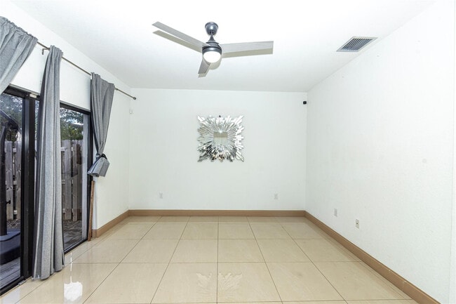 Photo - 20920 NE 8th Ave