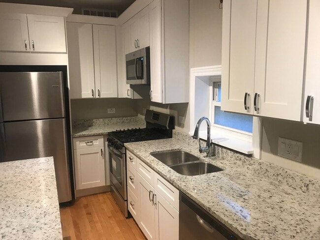 Kitchen1 - 939 W 34th St