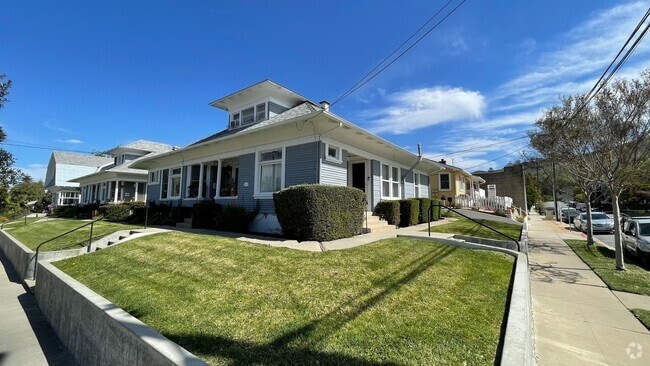 Building Photo - 1-Bedroom Apartment in Historic Albert Hou... Unit 954 Leff St