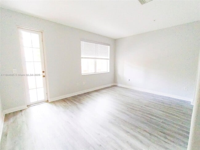 Building Photo - 3802 Shoma Dr Rental