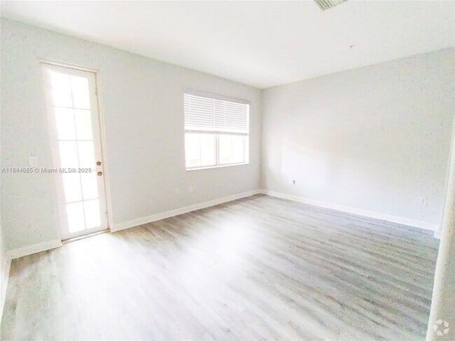 Building Photo - 3802 Shoma Dr Rental