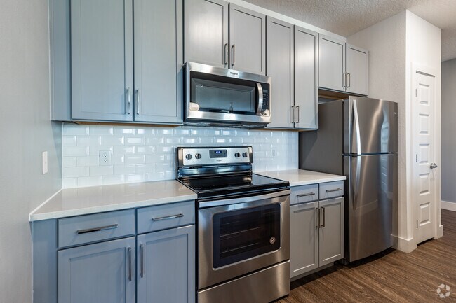 2 BR, 2 BA - 1,154SF