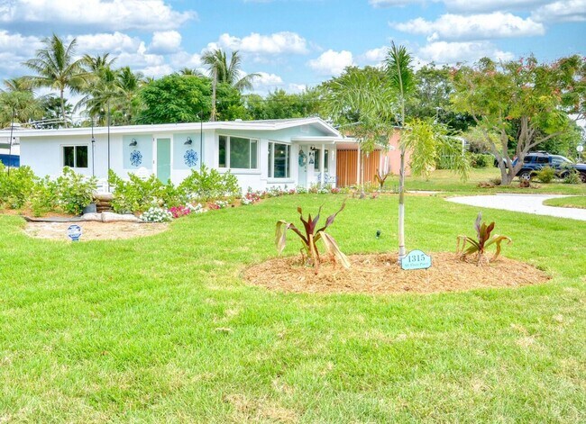 Photo - 1315 NE Flora Pl