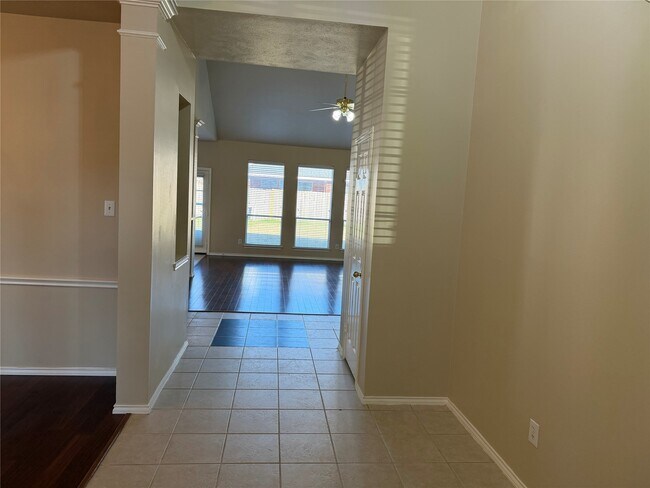 Photo - 7218 Broadelm Dr